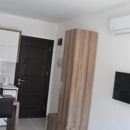 White Palace Apartmanhotel *