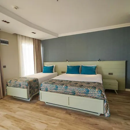 White Palace Aparthotel *